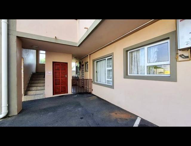 3 BEDROOM APARTMENT FOR SALE IN MANABA BEACH